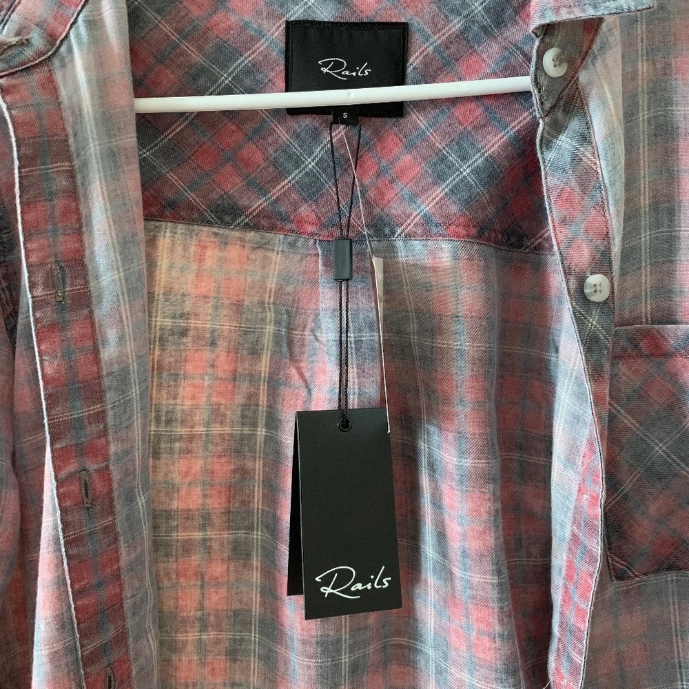 NWT Rails Soft Button-Down - Picture 4 of 5